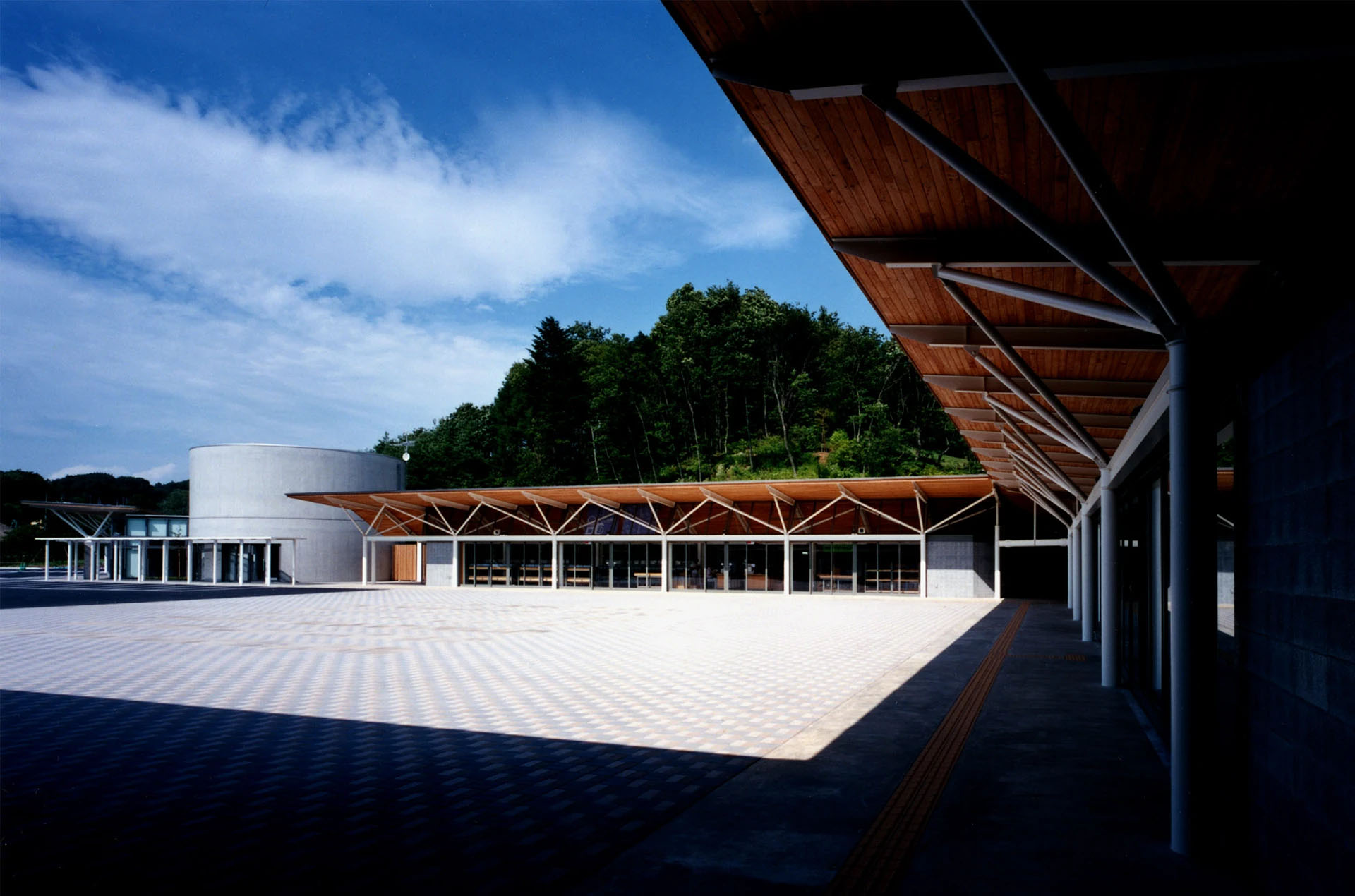 道の駅「石神の丘」（2002年）