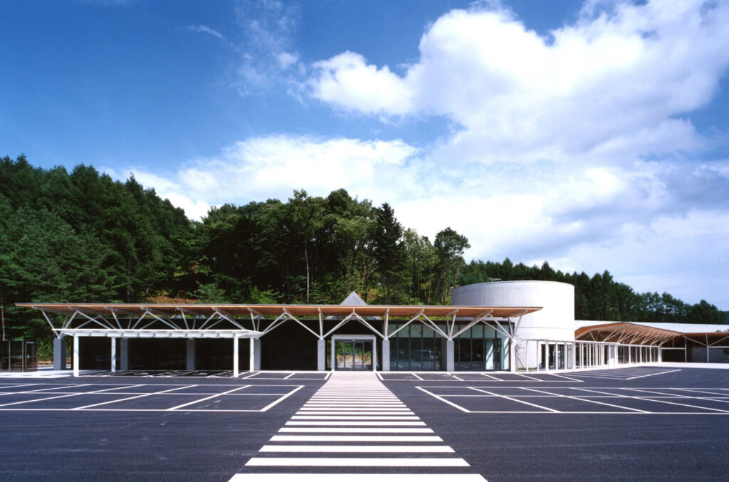 道の駅「石神の丘」（2002年）